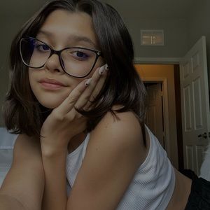 Meet your Posher, Ana clara